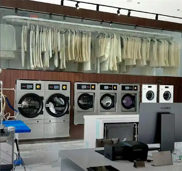 社区干洗店 vs 连锁品牌：哪种更适合你的日常需求
