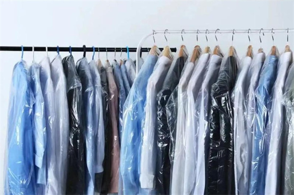 干洗店的猫腻：为啥衣服越洗越旧？