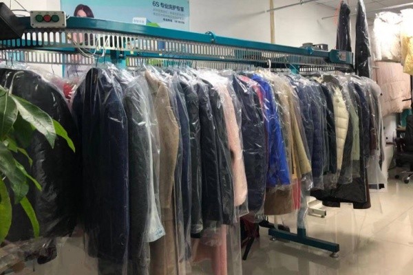 干洗店选址终极对比：底商VS小区内铺，谁更稳、投诉更少？