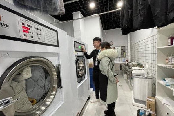 干洗夫妻店，什么阶段才适合雇全职员工？